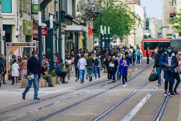 Reims França Maio 2021 Pedestres Caminhando Pelas Ruas Reims Durante — Fotografia de Stock