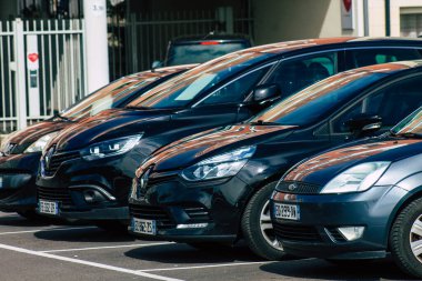 Reims France 28 Mayıs 2021 Metropolitan Bölgesi şehir merkezinin caddelerine park etmiş.