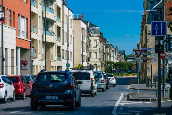 Reims France 28 Mayıs 2021 Metropolitan Bölgesi şehir merkezinin caddelerinde trafik arabaları