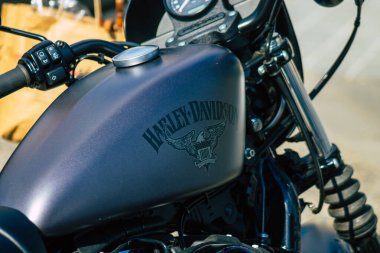 Reims 29 Mayıs 2021 Reims şehir merkezindeki bir otoparkta park etmiş bir motosiklet tamircisine yakın çekim