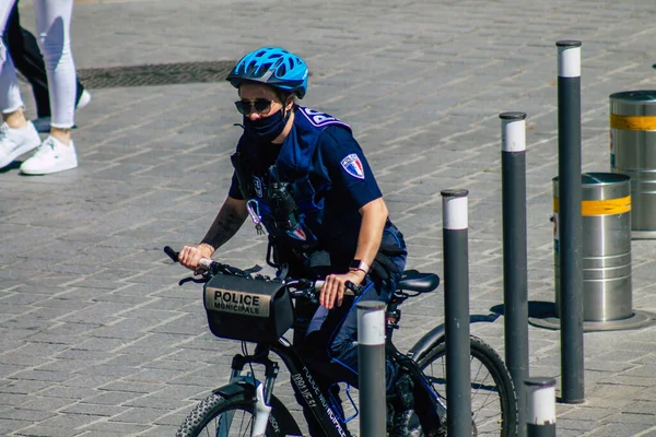 Reims Francie Května 2021 Policista Kole Hlídkující Centru Remeše Během — Stock fotografie