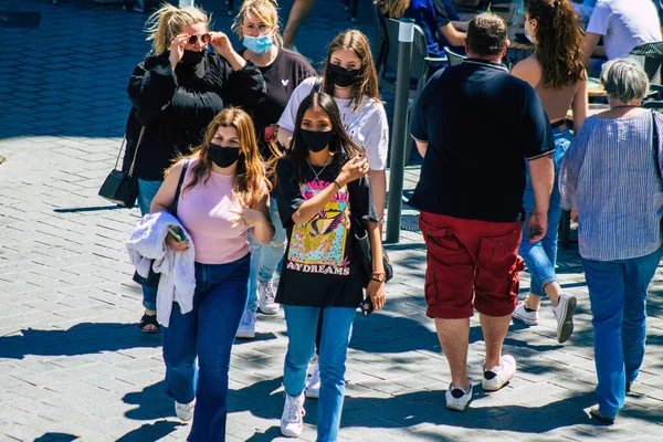 Reims França Maio 2021 Mulher Andando Nas Ruas Reims Durante — Fotografia de Stock