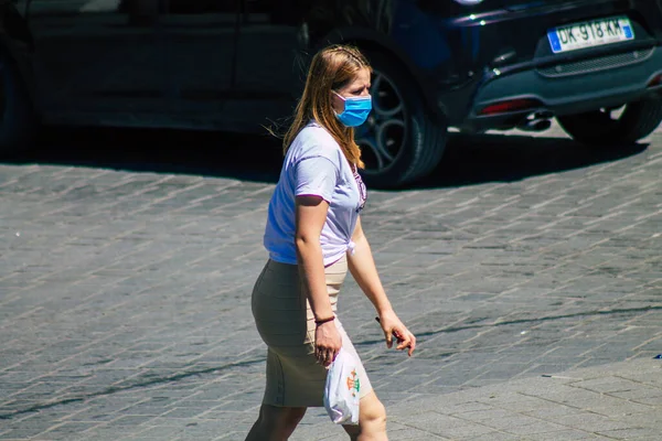 Reims France May 2021 Woman Walking Streets Reims Coronavirus Outbreak — Stock Photo, Image