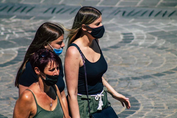 Reims Frankrijk Mei 2021 Wandelende Vrouw Straten Van Reims Tijdens — Stockfoto