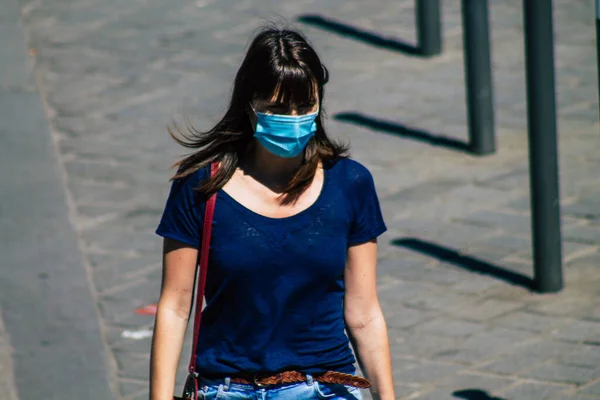 Reims França Maio 2021 Mulher Andando Nas Ruas Reims Durante — Fotografia de Stock