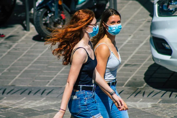 Reims França Junho 2021 Mulher Andando Nas Ruas Reims Durante — Fotografia de Stock