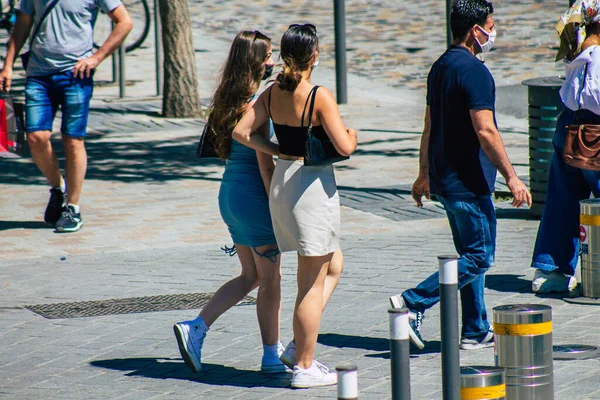 Reims França Junho 2021 Pedestres Caminhando Pelas Ruas Reims Durante — Fotografia de Stock