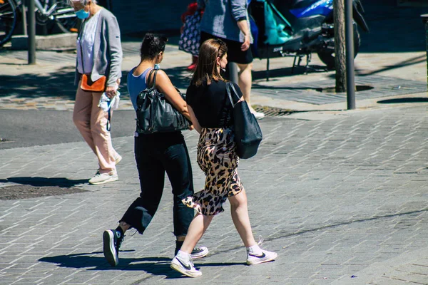 Reims França Junho 2021 Pedestres Caminhando Pelas Ruas Reims Durante — Fotografia de Stock