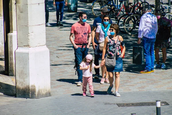 Reims Francia Junio 2021 Los Peatones Caminan Por Las Calles —  Fotos de Stock