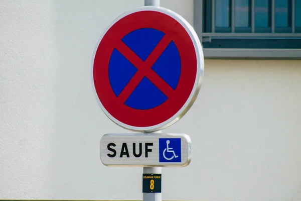 Reims Frankrijk Juni 2021 Straatnaambord Verkeersbord Opgetrokken Aan Zijkant Van — Stockfoto