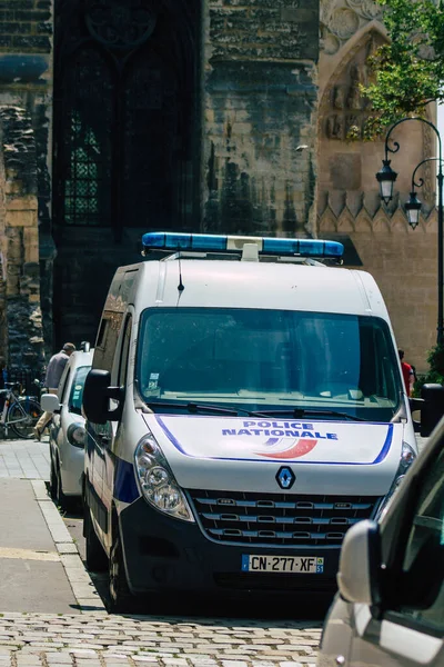Реймс Франция Июня 2021 Полицейская Машина Припаркована Перед Судом Реймсе — стоковое фото