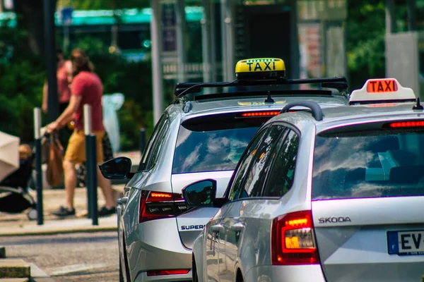 Reims Frankreich Juni 2021 Taxifahren Den Straßen Von Reims Während — Stockfoto