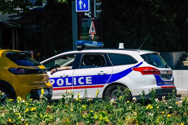 Reims Frankrike Juni 2021 Polispatrull Som Upprätthåller Socialt Avstånd Reims — Stockfoto