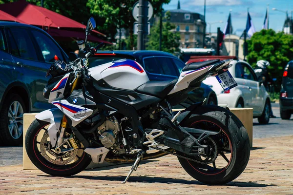 Reims Franciaország Június 2021 Motorkerékpár Parkoló Utcáin Város Központjában Nagyvárosi — Stock Fotó