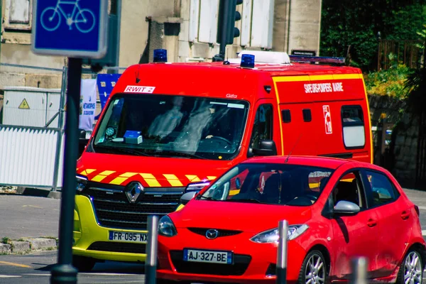 Reims França Junho 2021 Bombeiro Dirigindo Pelas Ruas Reims Durante — Fotografia de Stock