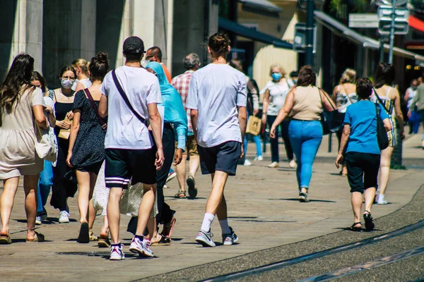 Reims França Junho 2021 Pedestres Andando Nas Ruas Reims Durante — Fotografia de Stock