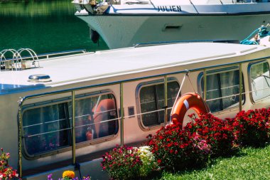 Reims France 14 Haziran 2021 Bir mavna Freycinet ölçeğine adapte olmuş bir nehir nakliye gemisidir, özel olmayan ambarlarda saklanan ve kayan panellerle ulaşılabilir malların taşınması için