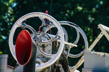 Reims France 14 Haziran 2021 Bir mavna Freycinet ölçeğine adapte olmuş bir nehir nakliye gemisidir, özel olmayan ambarlarda saklanan ve kayan panellerle ulaşılabilir malların taşınması için