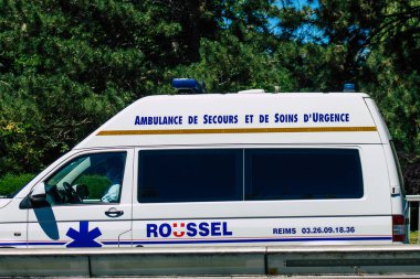 Fransa 'yı 14 Haziran 2021' de Coronavirus salgını sırasında Reims sokaklarından geçen ambulans Fransa 'yı ele geçirdi.