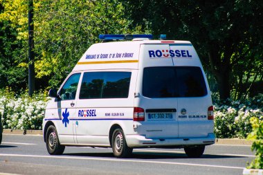 Fransa 'yı 14 Haziran 2021' de Coronavirus salgını sırasında Reims sokaklarından geçen ambulans Fransa 'yı ele geçirdi.