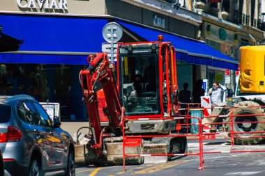 Reims 'de 14 Haziran 2021' de bir su borusunun onarılması için halka arz edildi.