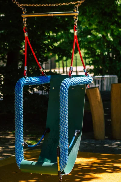 2021年6月14日 Reims市在Leo Lagrange公园入口处新建了一个木制游乐场 可供各年龄段的儿童完全安全居住 并可享受乐趣 — 图库照片