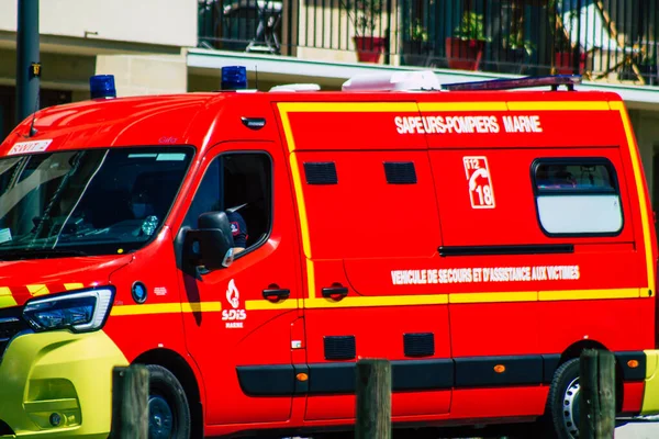 Reims Francia Junio 2021 Bomberos Circulando Por Las Calles Reims —  Fotos de Stock