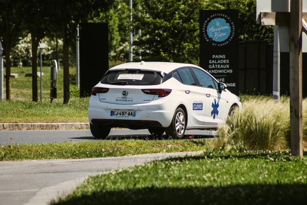 Reims Francia Junio 2021 Ambulancia Recorriendo Las Calles Reims Durante — Foto de Stock