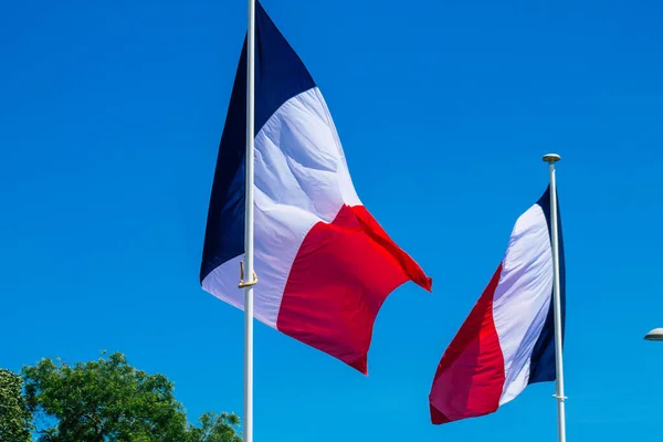 Reims França Junho 2021 Vista Bandeira Tricolor Francesa Flutuando Azul — Fotografia de Stock