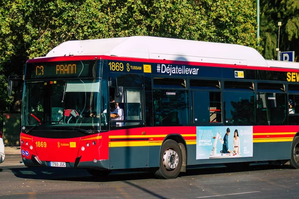 Sevilla España Julio 2021 Autobús Conduciendo Por Las Calles Sevilla —  Fotos de Stock