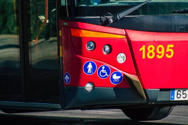 Sewilla Hiszpania Lipca 2021 Autobus Przejeżdżający Ulicami Sewilli Symbolicznego Miasta — Zdjęcie stockowe