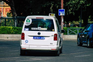 Seville İspanya 2 Temmuz 2021 Seville caddelerinden geçen Endülüs Bölgesi 'nin başkenti ve sembolik bir şehir olan İspanya' nın güneyinde