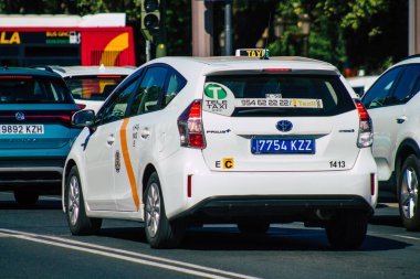 Seville İspanya 2 Temmuz 2021 Seville caddelerinden geçen Endülüs Bölgesi 'nin başkenti ve sembolik bir şehir olan İspanya' nın güneyinde