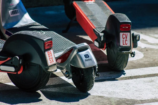 Sevilla España Julio 2021 Alquiler Scooter Eléctrico Estacionado Las Calles — Foto de Stock