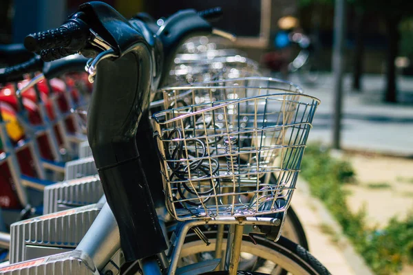 Sevilla España Julio 2021 Bicicletas Accesibles Para Alquilar Por Cortos —  Fotos de Stock