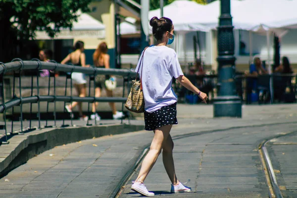 Siviglia Spagna Luglio 2021 Pedoni Che Camminano Strade Siviglia Durante — Foto Stock