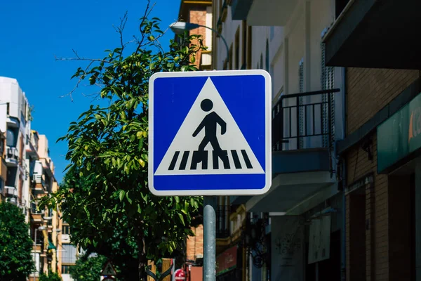 스페인 세비야 2021 표지판 표지판 세비야 의도로 이용자들에게 정보를 제공하기 — 스톡 사진