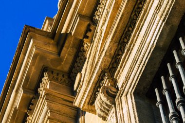 Seville İspanya 2 Temmuz 2021 Santa Mara de la Seder de Sevilla Başpiskoposluk Kilisesi dış cephenin ayrıntıları dünyanın en büyük Gotik katedrali.