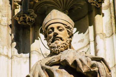 Seville İspanya 2 Temmuz 2021 Santa Mara de la Seder de Sevilla Başpiskoposluk Kilisesi dış cephenin ayrıntıları dünyanın en büyük Gotik katedrali.