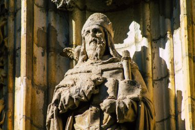 Seville İspanya 2 Temmuz 2021 Santa Mara de la Seder de Sevilla Başpiskoposluk Kilisesi dış cephenin ayrıntıları dünyanın en büyük Gotik katedrali.