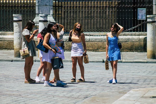 Sevilla Spanya Temmuz 2021 Koronavirüs Salgını Sırasında Sevilla Sokaklarında Yürüyen — Stok fotoğraf
