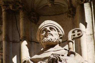 Seville İspanya 2 Temmuz 2021 Saint Metropolitan ve Patriksel Sevilla Katedrali dış cephenin ayrıntıları dünyanın en büyük Gotik katedrali.