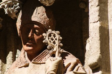 Seville İspanya 2 Temmuz 2021 Saint Metropolitan ve Patriksel Sevilla Katedrali dış cephenin ayrıntıları dünyanın en büyük Gotik katedrali.