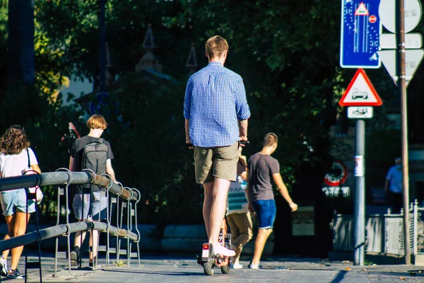 Sevilla España Julio 2021 Personas Rodando Con Scooter Eléctrico Las — Foto de Stock