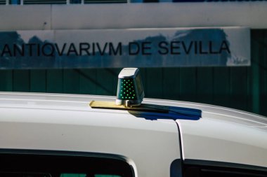 Seville İspanya 5 Temmuz 2021 Seville caddelerinden geçen Endülüs Bölgesi 'nin başkenti ve sembolik bir şehir olan Sevilla' nın güneyinde.