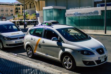 Seville İspanya 5 Temmuz 2021 Seville caddelerinden geçen Endülüs Bölgesi 'nin başkenti ve sembolik bir şehir olan Sevilla' nın güneyinde.
