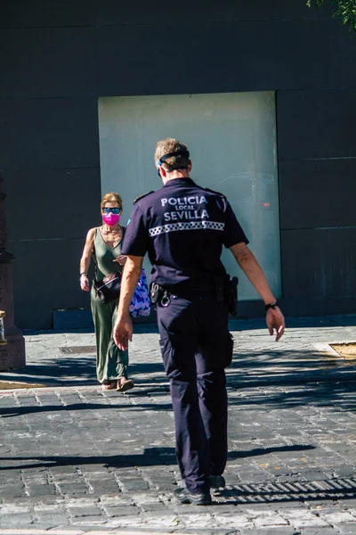 Севилья Испания Июля 2021 Года Офицер Местной Полиции Улицах Севильи — стоковое фото