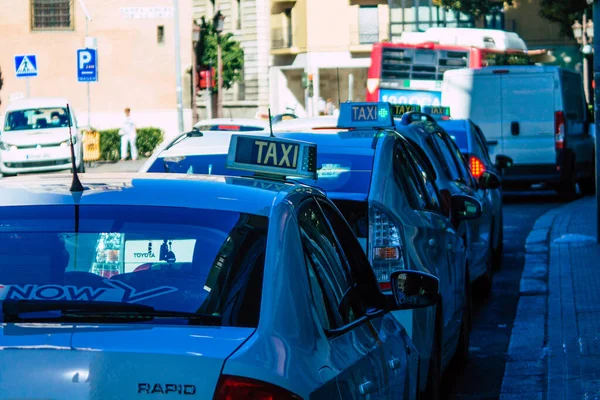 Sevilla España Julio 2021 Taxi Conduciendo Por Las Calles Sevilla — Foto de Stock