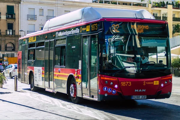 Sevilla España Julio 2021 Autobús Conduciendo Por Las Calles Sevilla —  Fotos de Stock