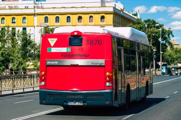 Sevilla España Julio 2021 Autobús Conduciendo Por Las Calles Sevilla — Foto de Stock